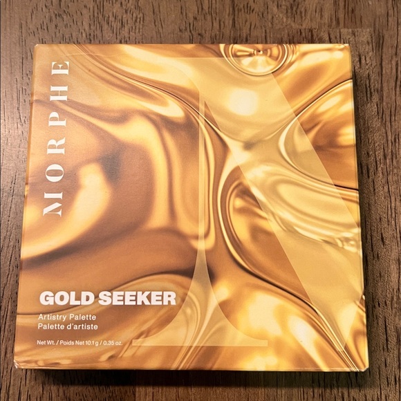 Name brand face and nail bundle includes makeup bag. - Picture 6 of 10